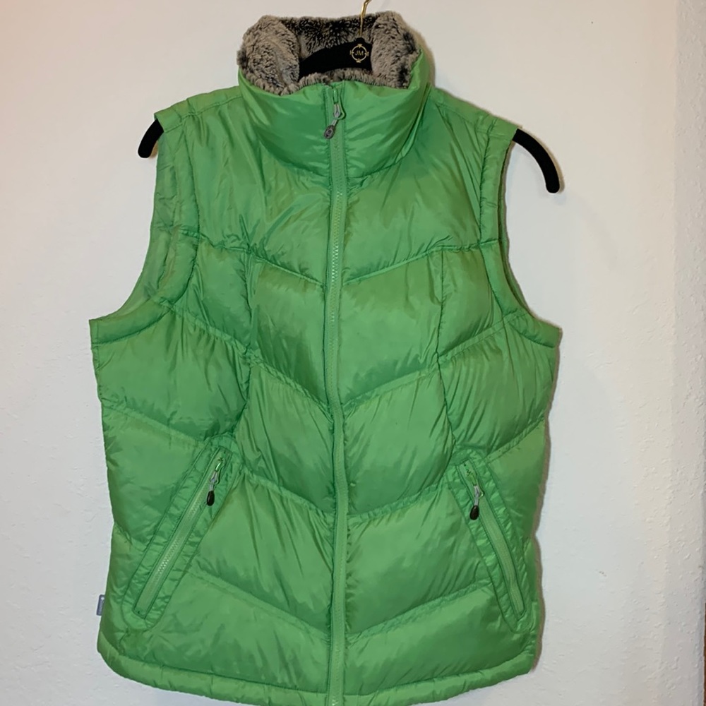 Women’s Columbia puffer vest size medium